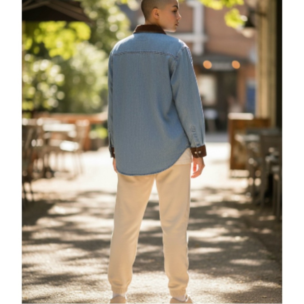 Bill Blass Long Sleeve Jean Zip Up Shirt - Picture 2 of 6